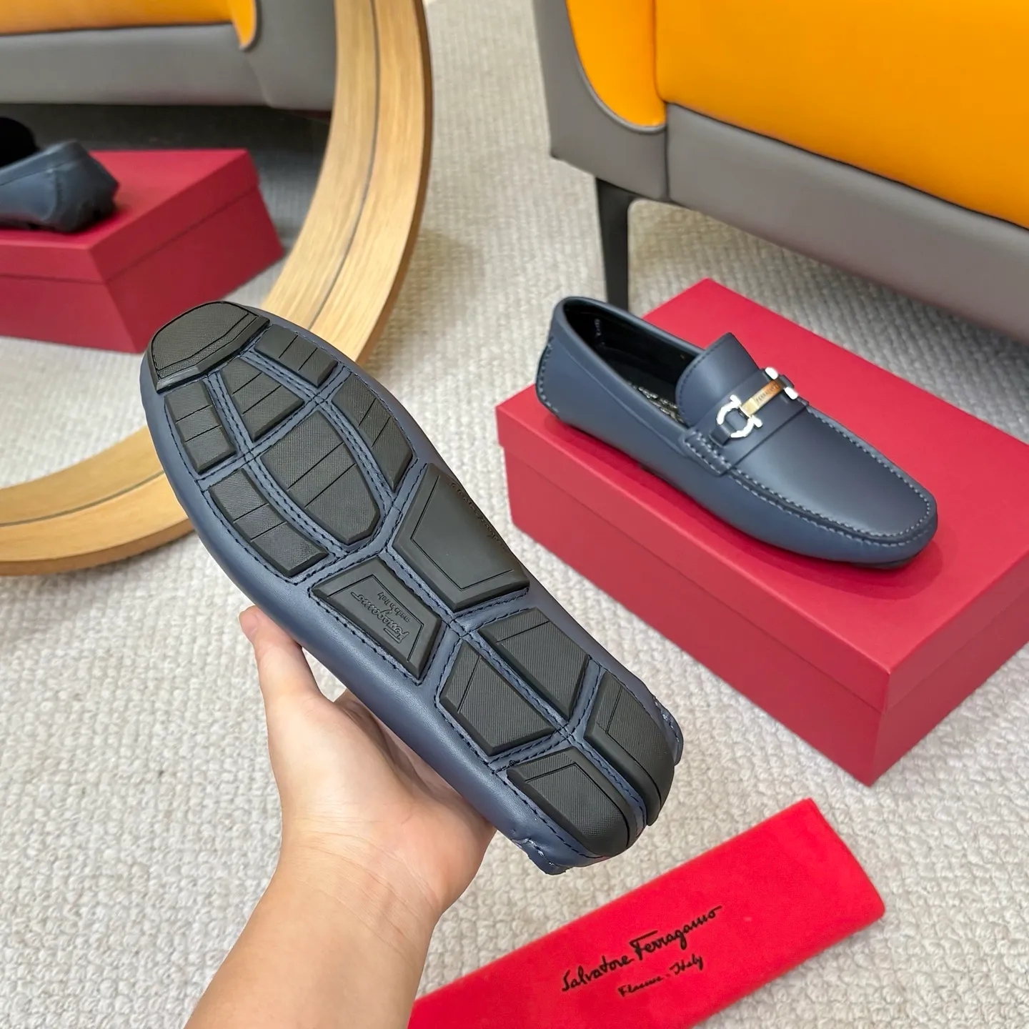 Men's men's shoes 💰420 (Yangli) Ferragamo 〰Ferragamo 2⃣️0⃣️2⃣️5️⃣ New series 👊🏻 Upper 🇮🇹 Italian imported calfskin, original outsole molding. Water-dyed sheepskin lining. The identity of every successful man is set off, and the upper and lower shoes are elegant and stable🚶🏻🚶🏻The high-end custom counter original replica is an eternal classic🔍️Number of codes: 38-46 with counter packaging